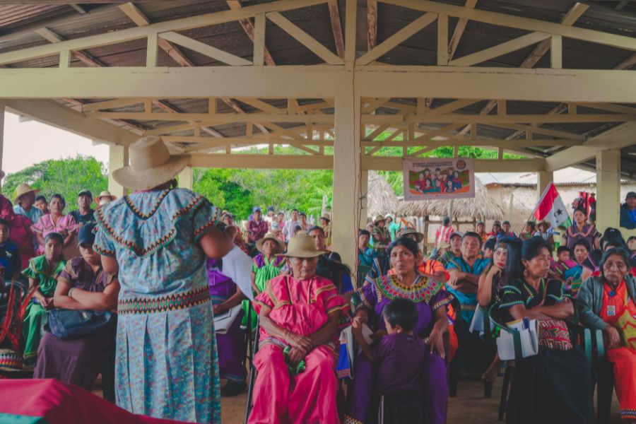Más de 200 mujeres y jóvenes Ngäbe y Buglé consolidan la defensa territorial en el Foro “Tejiendo la Esperanza”